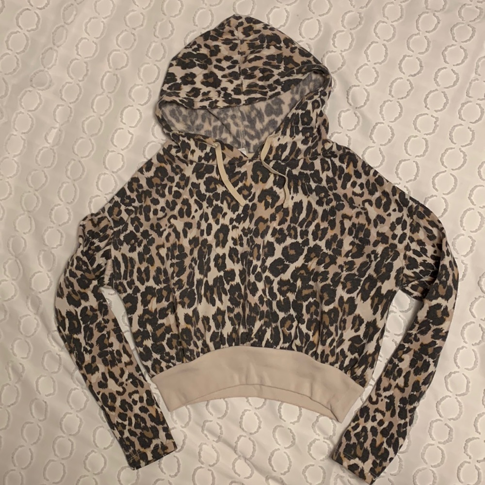 Cheetah print cropped hoodie